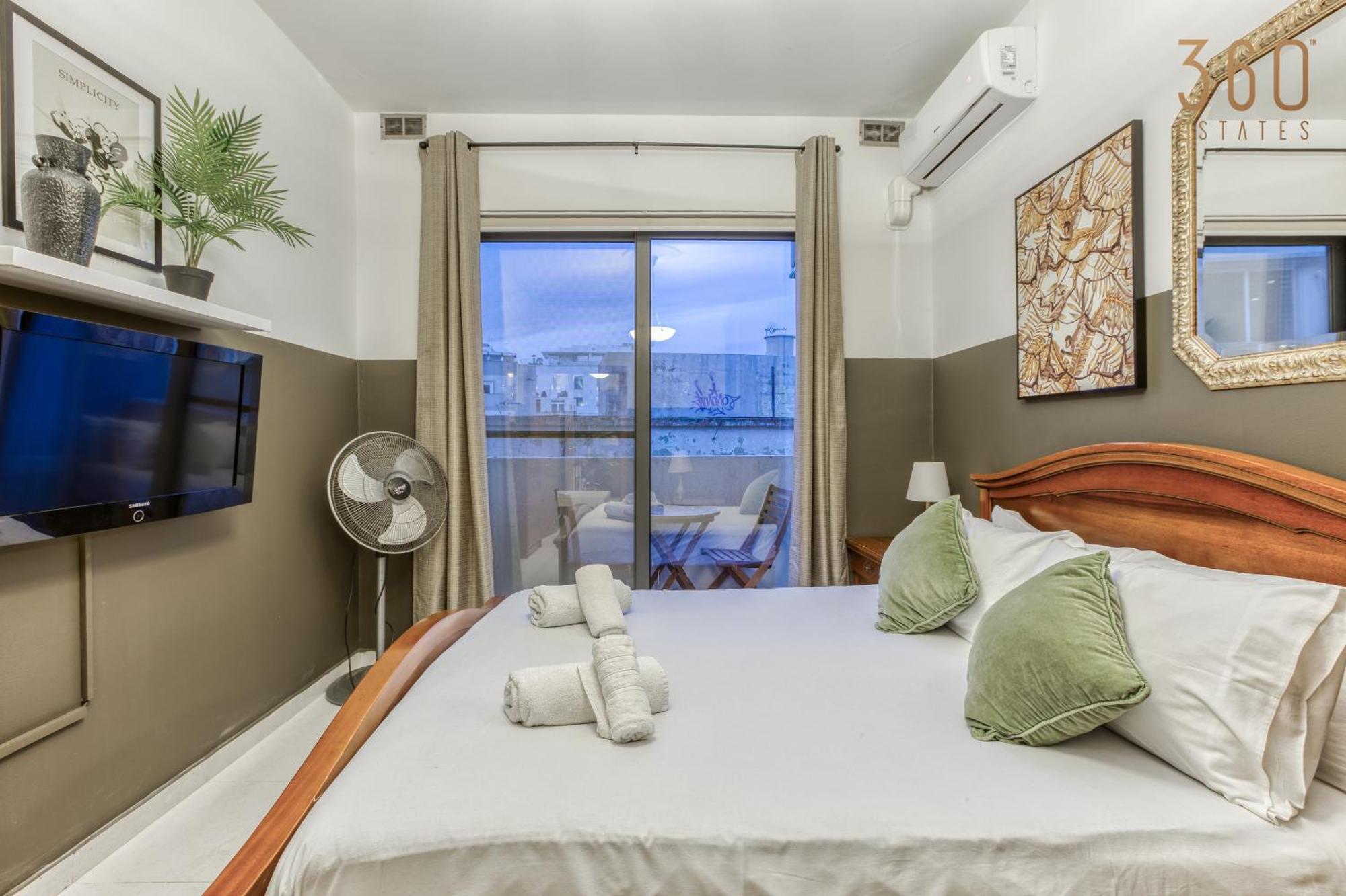 A Comfortable Apartment In The Heart Of Paceville Bt 360 Estates San Giuliano Esterno foto