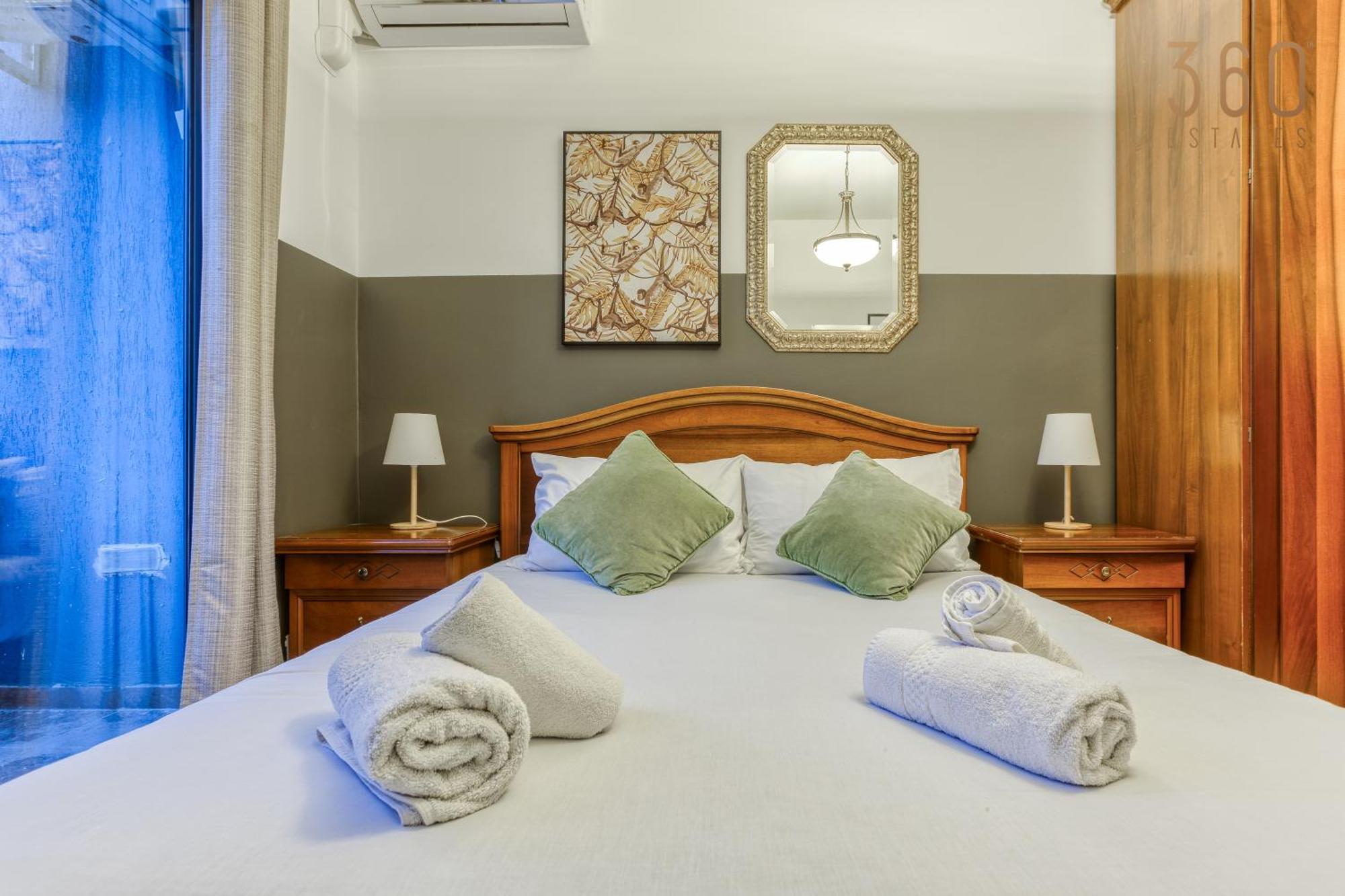 A Comfortable Apartment In The Heart Of Paceville Bt 360 Estates San Giuliano Esterno foto