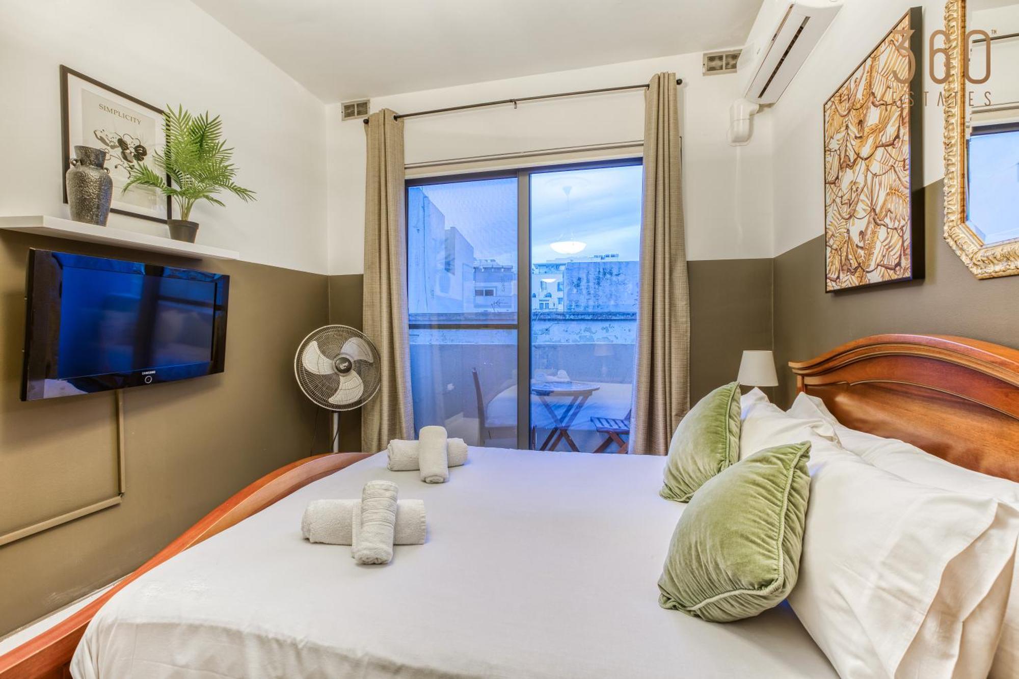 A Comfortable Apartment In The Heart Of Paceville Bt 360 Estates San Giuliano Esterno foto